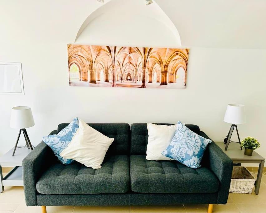 Renovated With Small Garden In Ajuda Appartement *