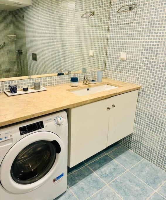 Renovated With Small Garden In Ajuda * Lissabon