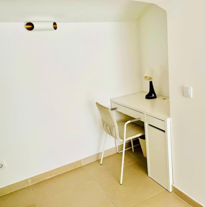 Renovated With Small Garden In Ajuda * Lissabon